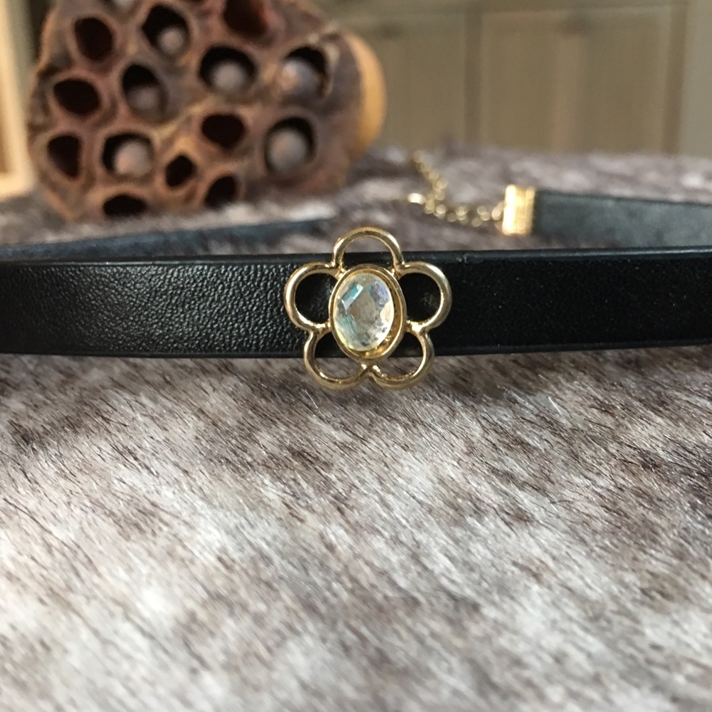 Black Chocker